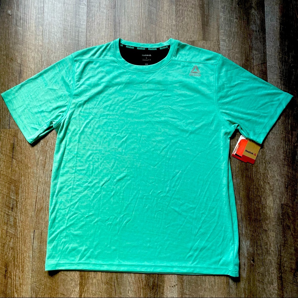 Reebok Mens Size/L  Relaxed Fit  T-Shirt.